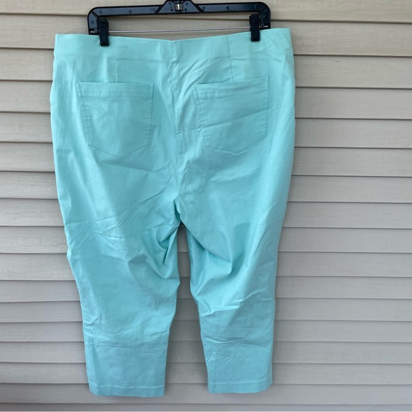 Style & Co Pull On Mid Rise Stretch Capri Pants in Aqua Size XL - Picture 4 of 10